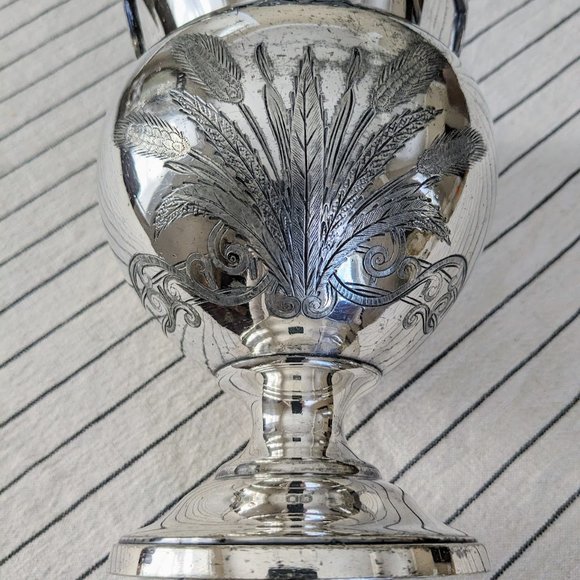 Wilcox Silver Plate Co. Antique Small Silver Plated Vase - Picture 4 of 5